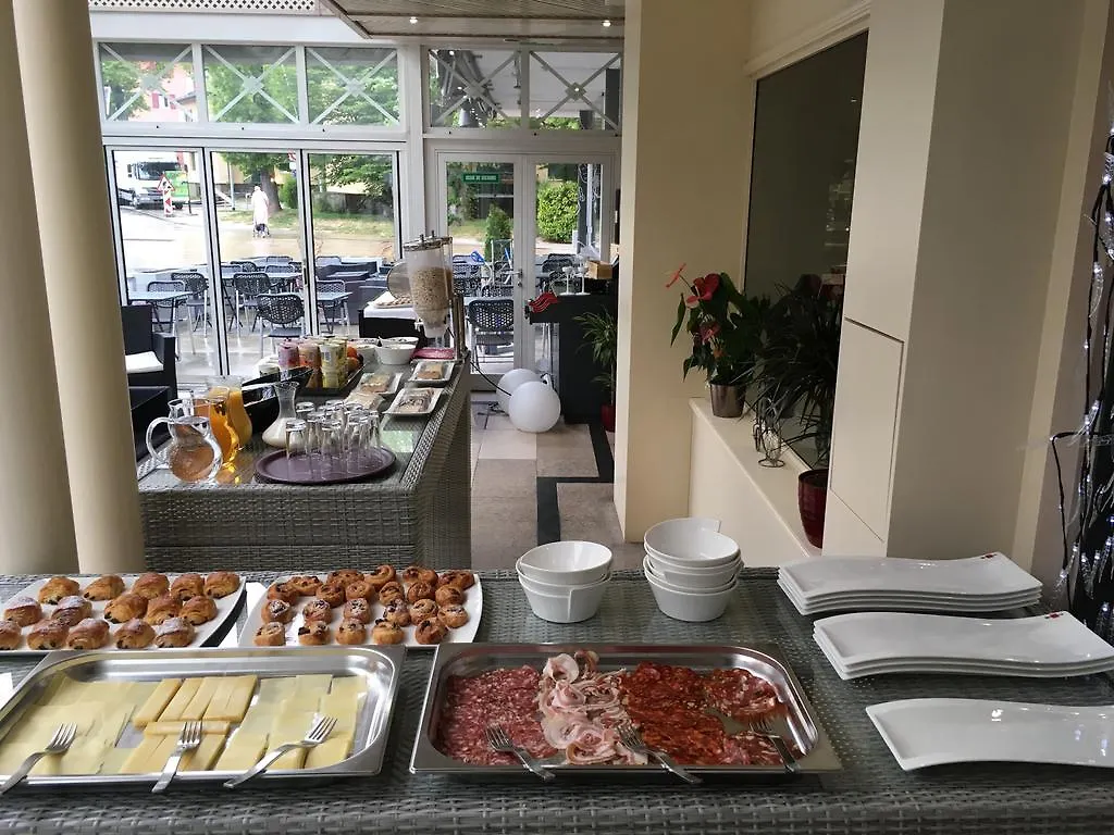 Hostellerie De La Vendee Lancy 3*,